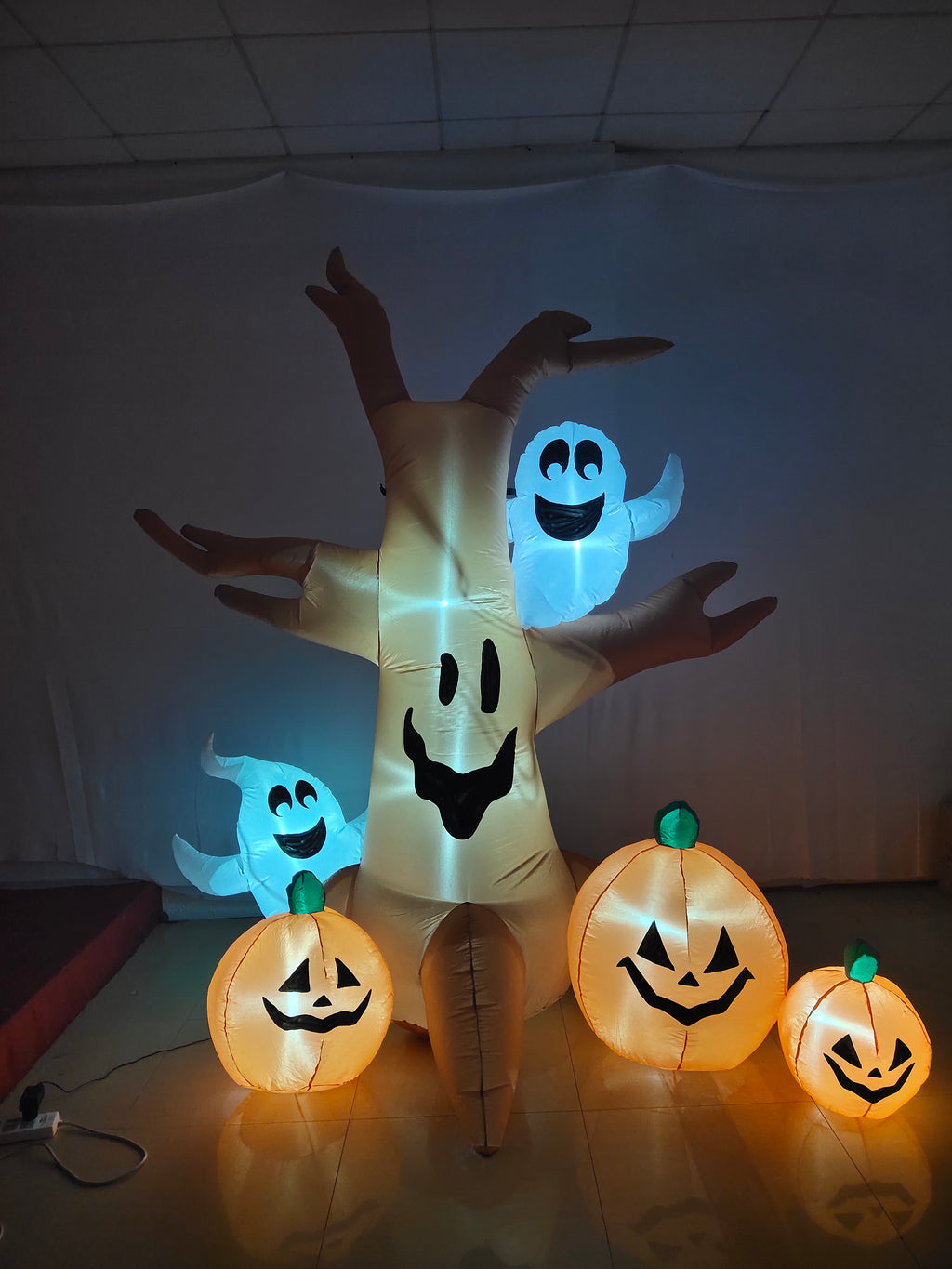 Wick's Outdoor Living 4 Ft Pumpkin Family Around Spooky Tree, Halloween Yard Inflatable
