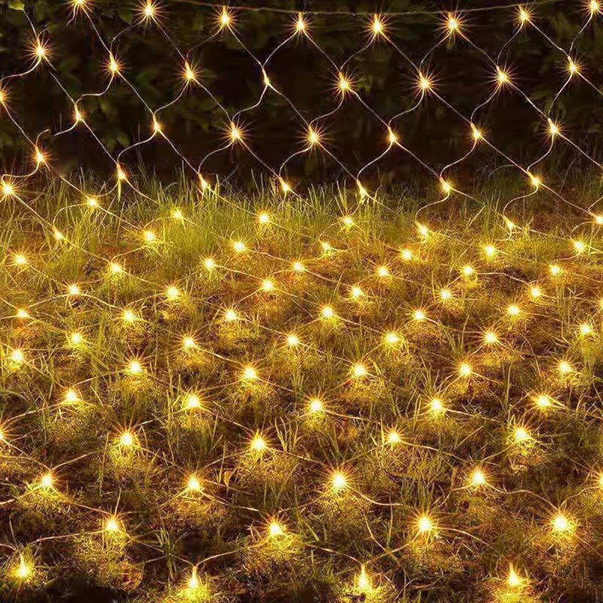 Garden Net Lights Battery Operated 4x6M 672LED Waterproof Net Mesh String Lights 8 Modes Fairy Lights for Indoor Outdoor Christmas Tree Bush Garden Backyard Décor