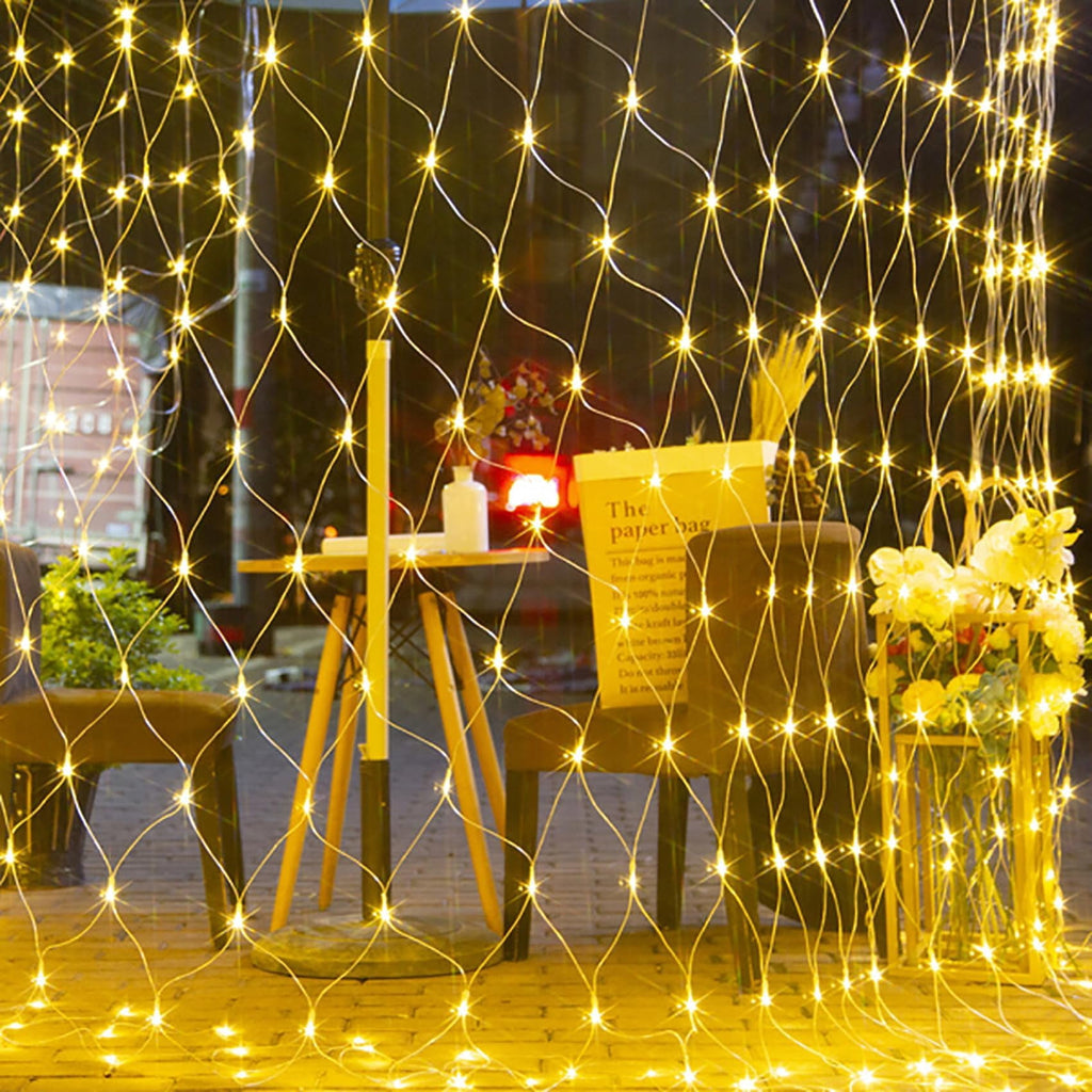 Garden Net Lights, Battery Operated 672 LED Waterproof Net Mesh Lights with 8 Modes, 6x4M Fairy String Lights for Outdoor Indoor Christmas Tree, Bush, Backyard, Garden, Party Décor